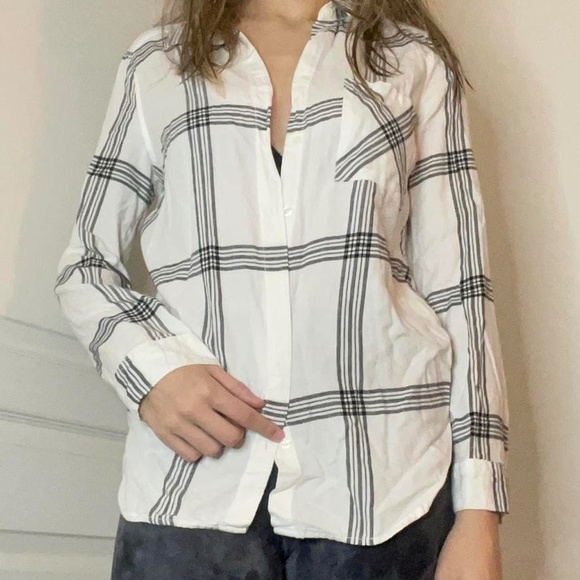 Size 4 White and Grey Long Sleeve plaid shirt from H&M - Picture 1 of 4